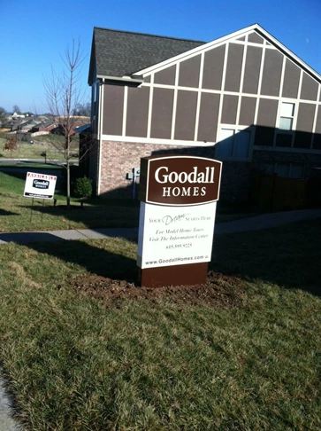 Custom Signs & Signage | Real Estate Signs